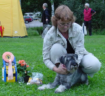 Leo became Puppy Best in Group 3